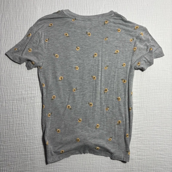 No Boundaries Gray Floral Knot-Front Blouse - Picture 2 of 3